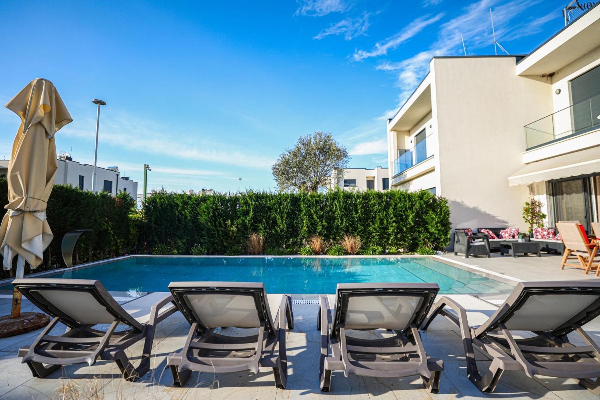 Vila 29 Valamar ドゥラス エクステリア 写真